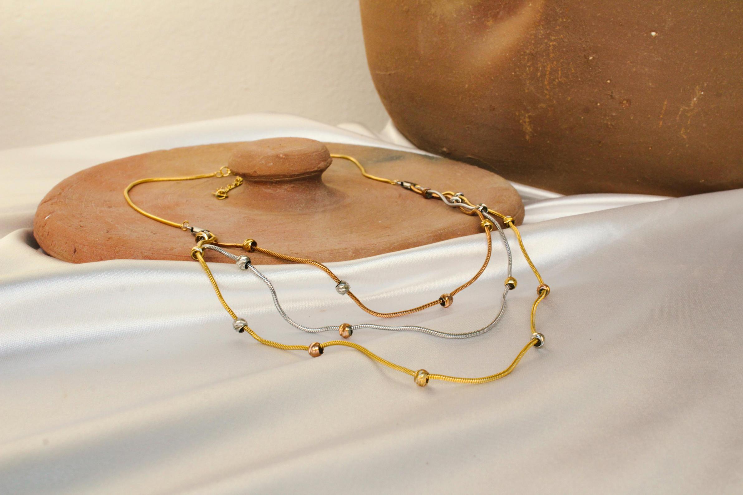 how to make a clay bead necklace